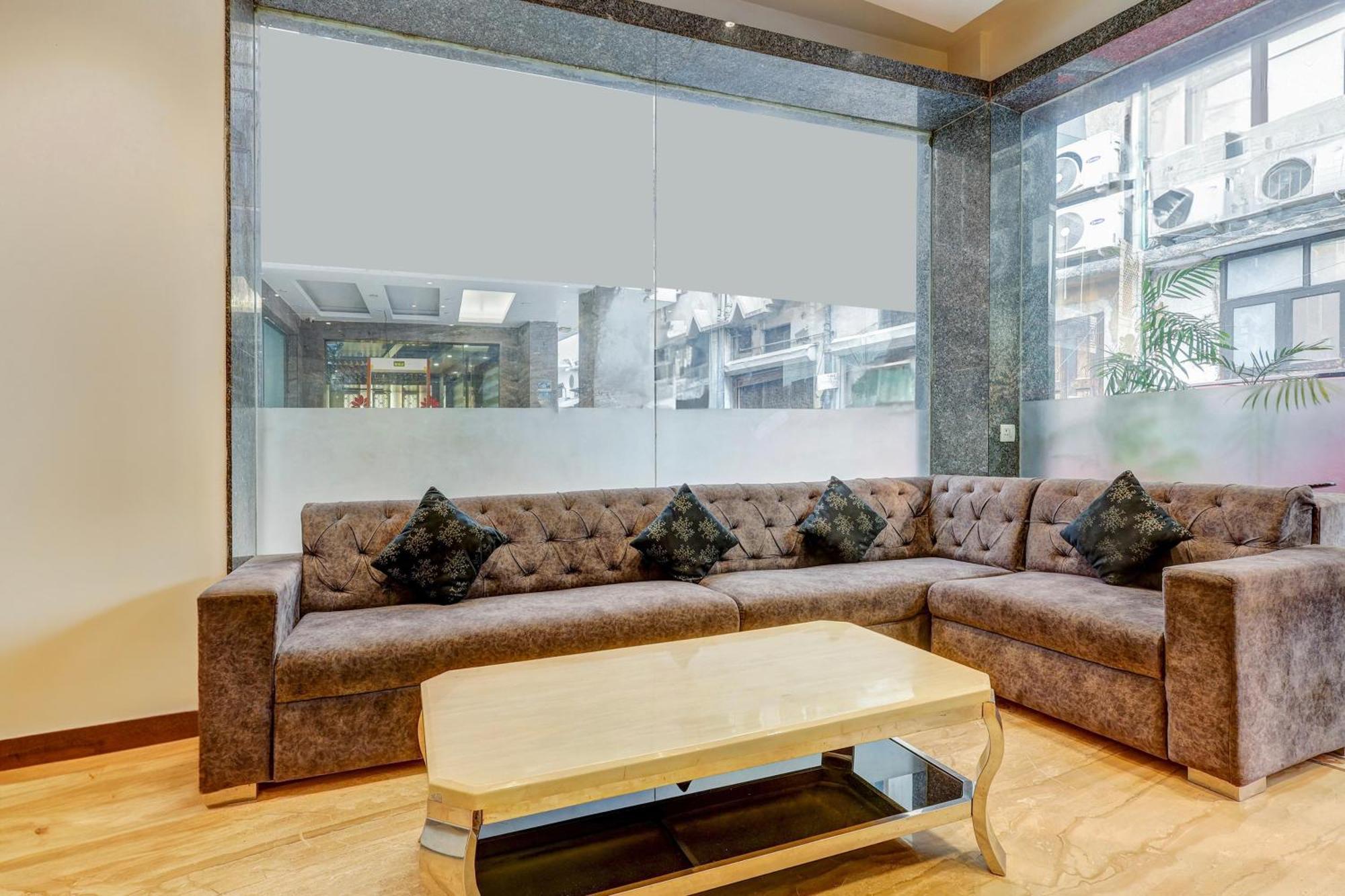 Super Townhouse Arakashan Road Paharganj Formerly Mohan International New Delhi Bagian luar foto