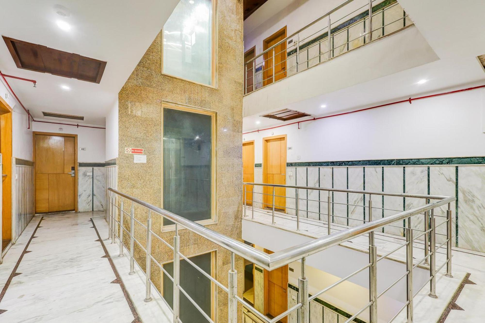 Super Townhouse Arakashan Road Paharganj Formerly Mohan International New Delhi Bagian luar foto