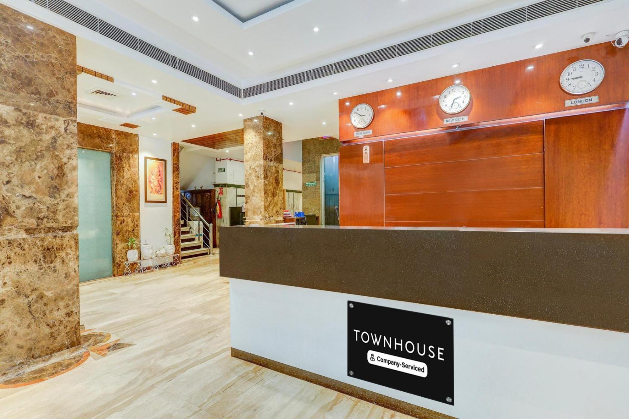 Super Townhouse Arakashan Road Paharganj Formerly Mohan International New Delhi Bagian luar foto