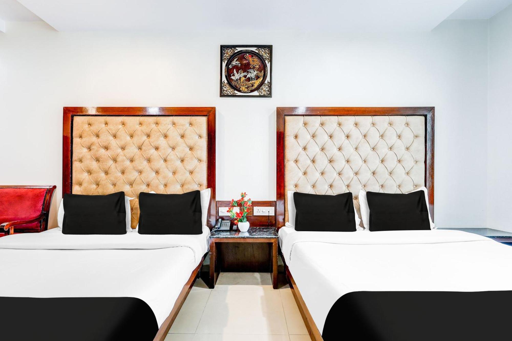 Super Townhouse Arakashan Road Paharganj Formerly Mohan International New Delhi Bagian luar foto
