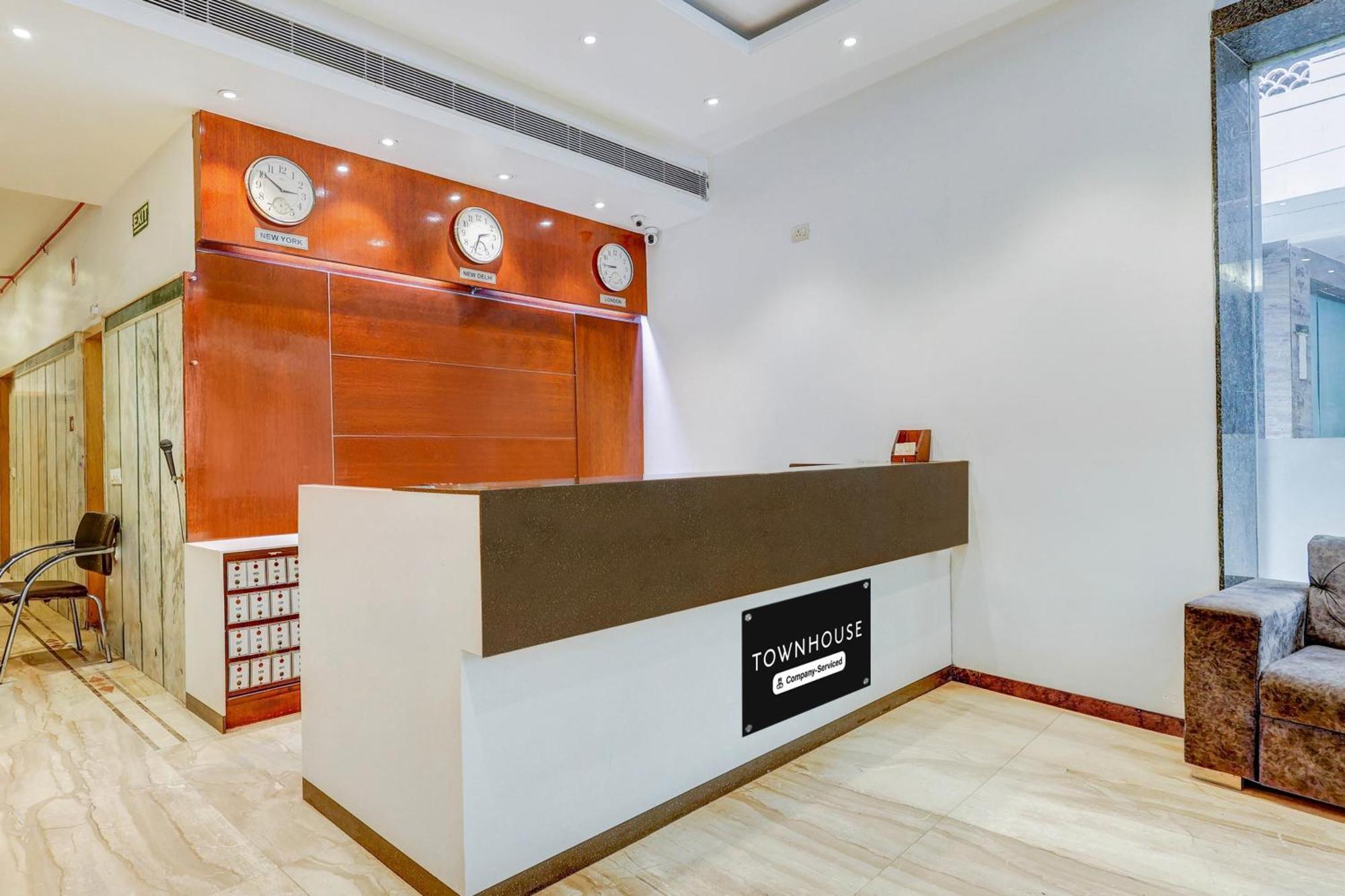 Super Townhouse Arakashan Road Paharganj Formerly Mohan International New Delhi Bagian luar foto