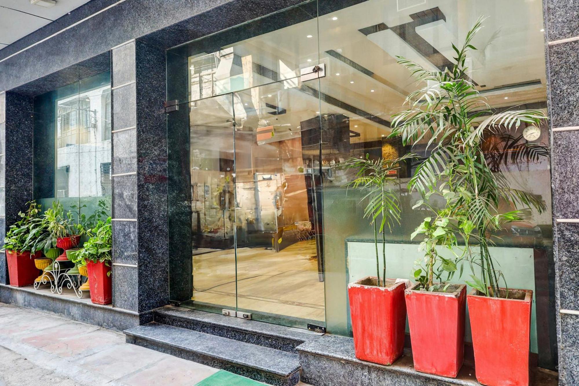 Super Townhouse Arakashan Road Paharganj Formerly Mohan International New Delhi Bagian luar foto