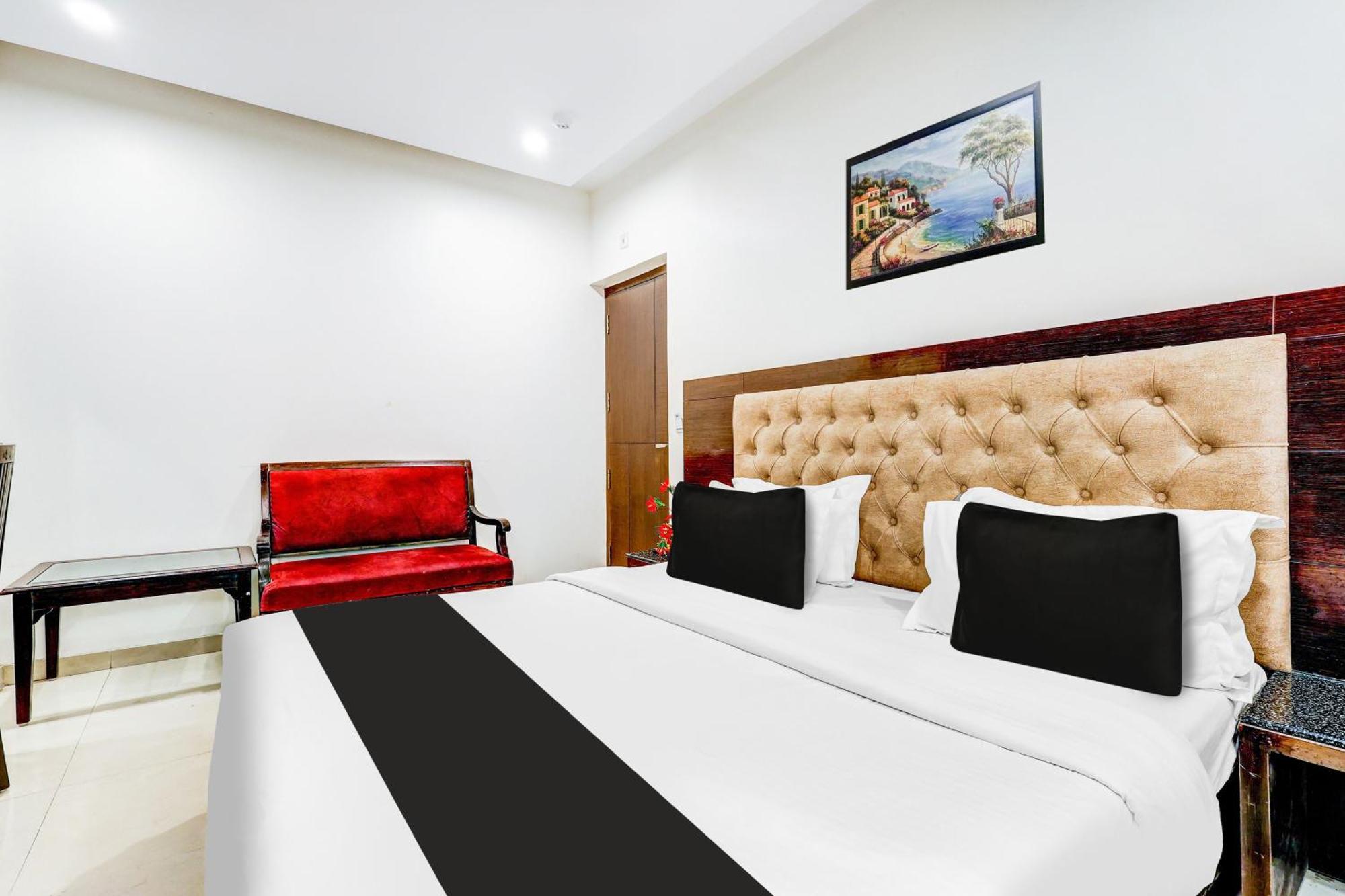 Super Townhouse Arakashan Road Paharganj Formerly Mohan International New Delhi Bagian luar foto