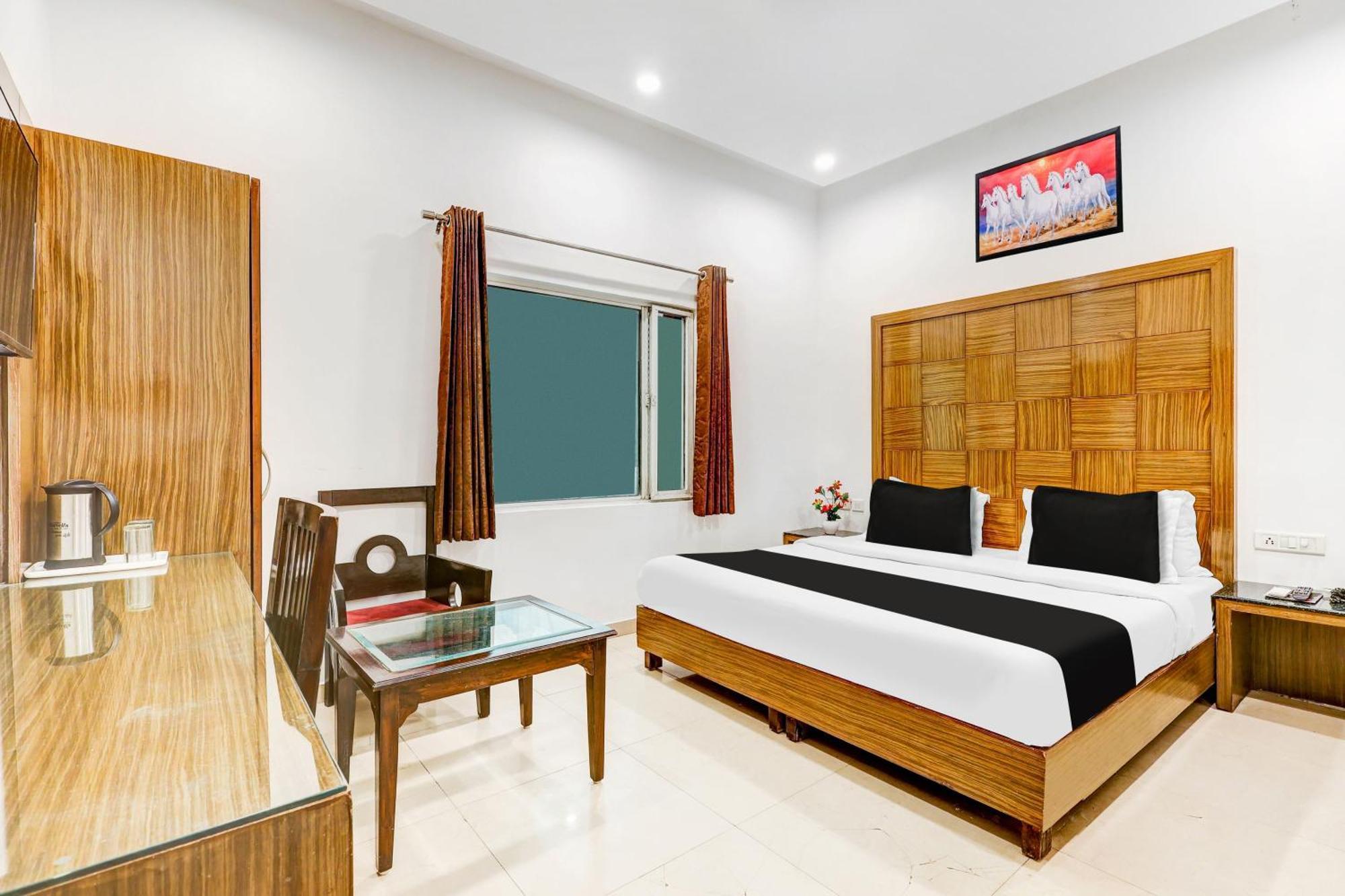 Super Townhouse Arakashan Road Paharganj Formerly Mohan International New Delhi Bagian luar foto